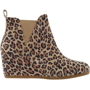 TOMS new leopard print Kelsey Wedge booties size 8